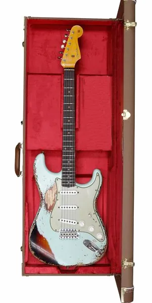 Fender 61 Strat SHR Aged Surf G 3TSB set forfra