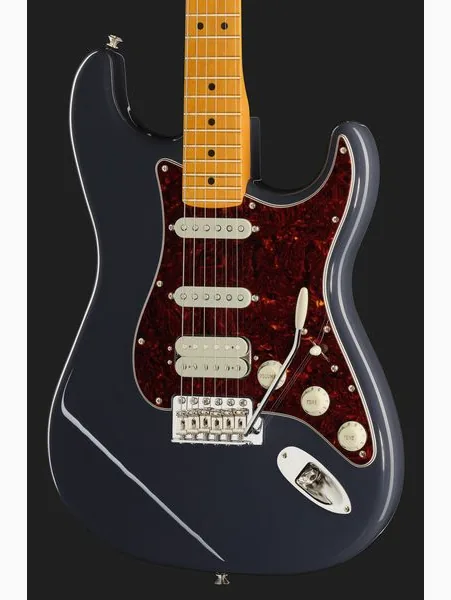 Fender Am Pro Clsc Strat HSS MN FBLK, detalje 4