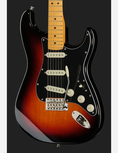 Fender Am Pro Clsc Strat MN 3TS, detalje 4